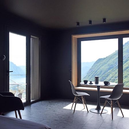 Отель La Casa Di Cesare Rogno Экстерьер фото